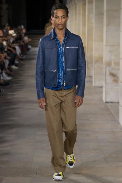 Look 34